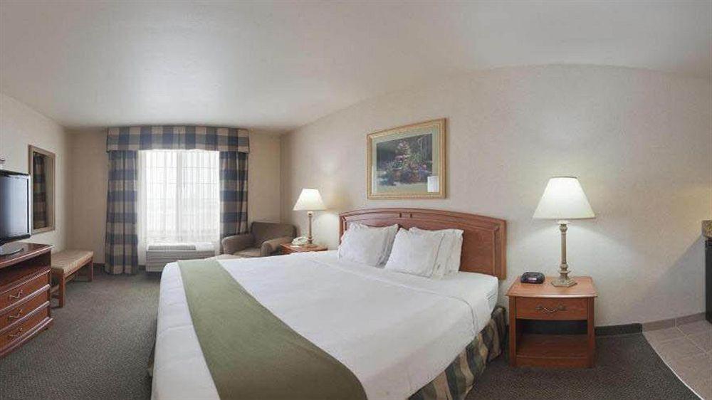 Holiday Inn Express Greensburg By Ihg Exterior foto