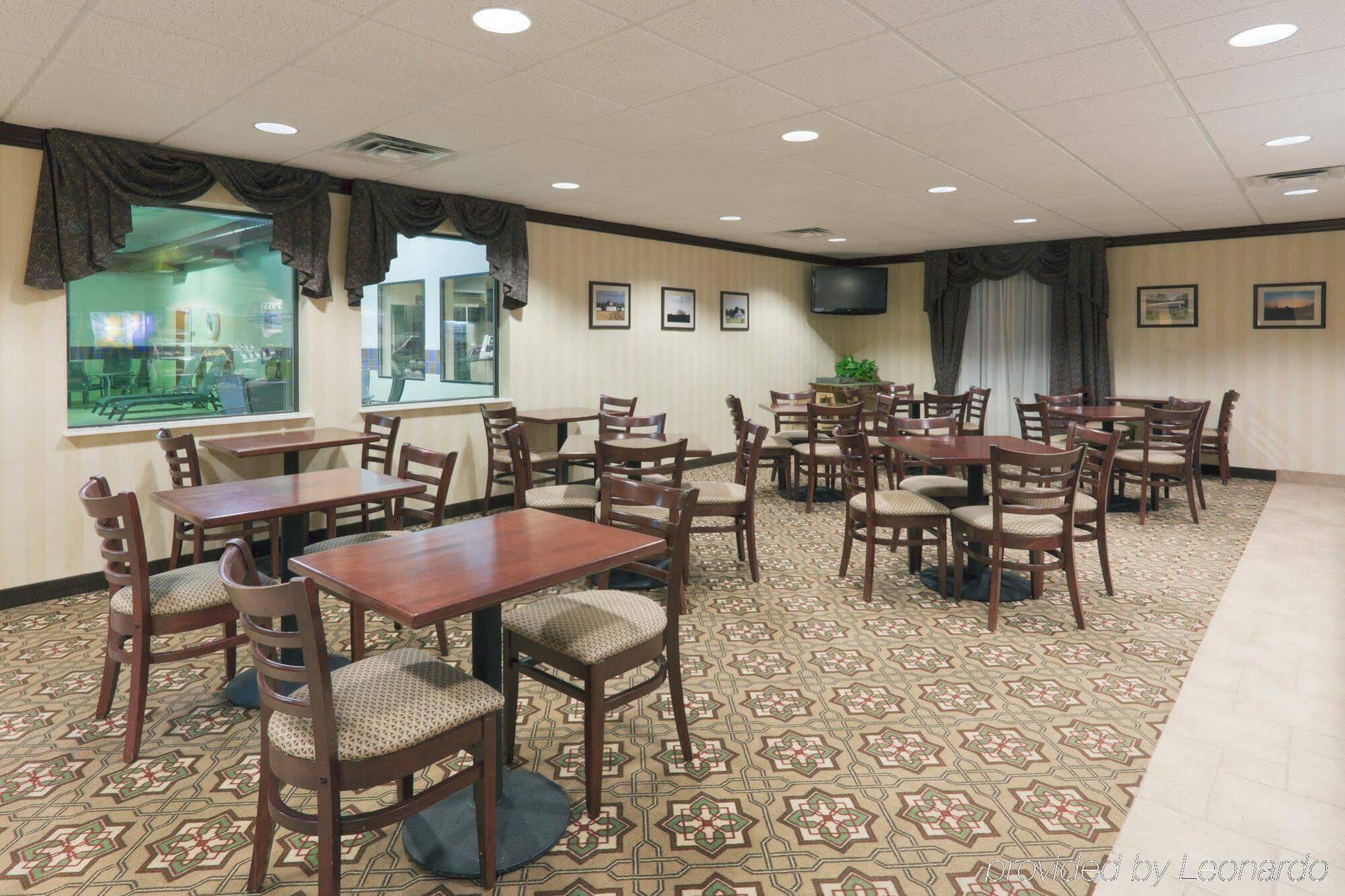 Holiday Inn Express Greensburg By Ihg Exterior foto